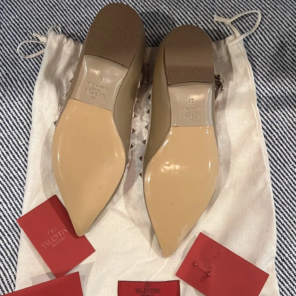 Valentino NWOT camel colored flats - Picture 7 of 13